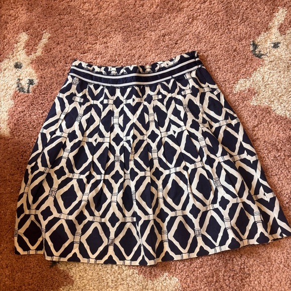 Lily Pulitzer Navy Trellis Silk Blend Pleated Skirt - Size 2 Retail $98 - Picture 2 of 6